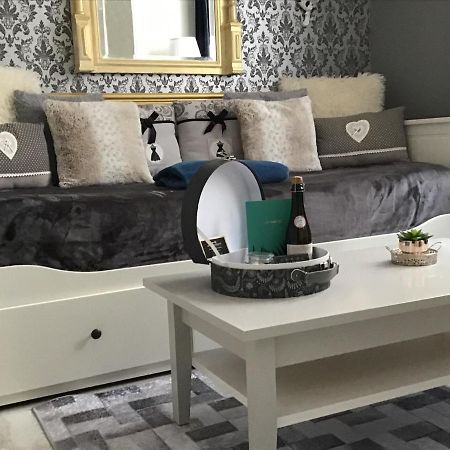 Appartement Medicis Avec Garage Honfleur Exteriör bild